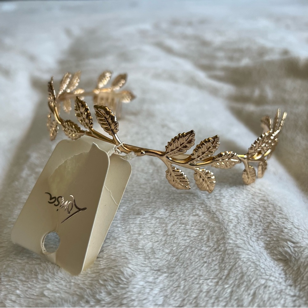 Lovisa Gold Leaf Head Piece